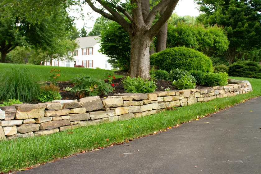 Natural Stone Garden Wall in Glen Mills & Garnet Valley PA - ScapeWorx