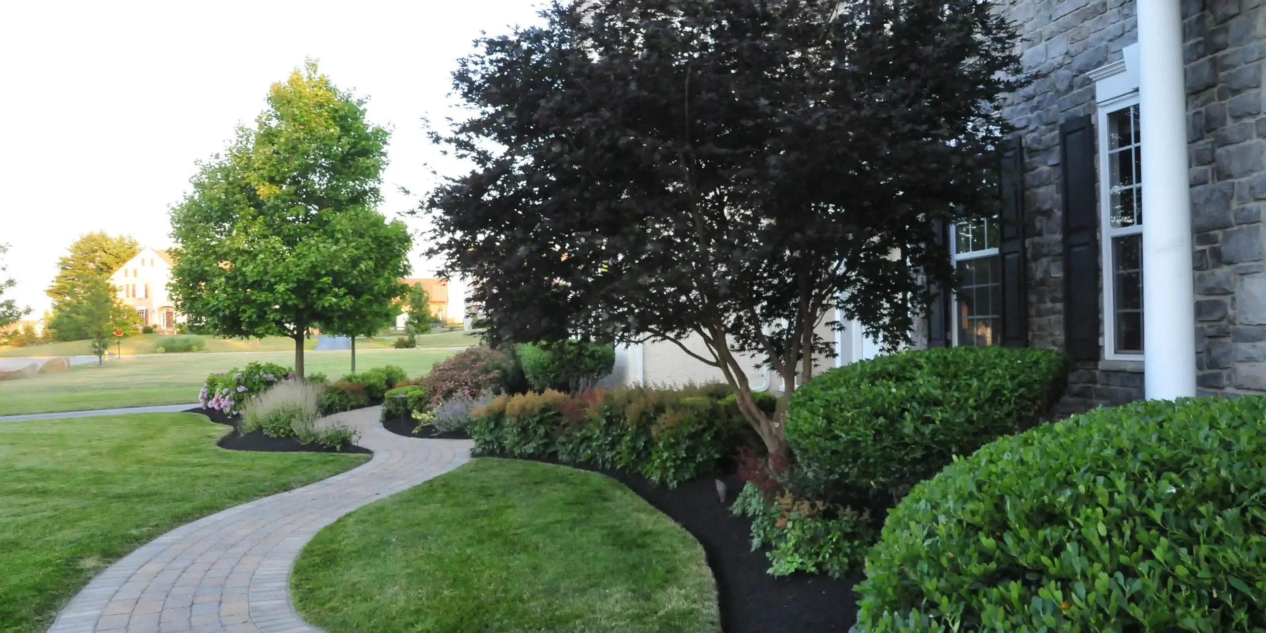 Mulching & Pruning in Glen Mills, Chadds Ford, Garnet Valley PA - ScapeWorx